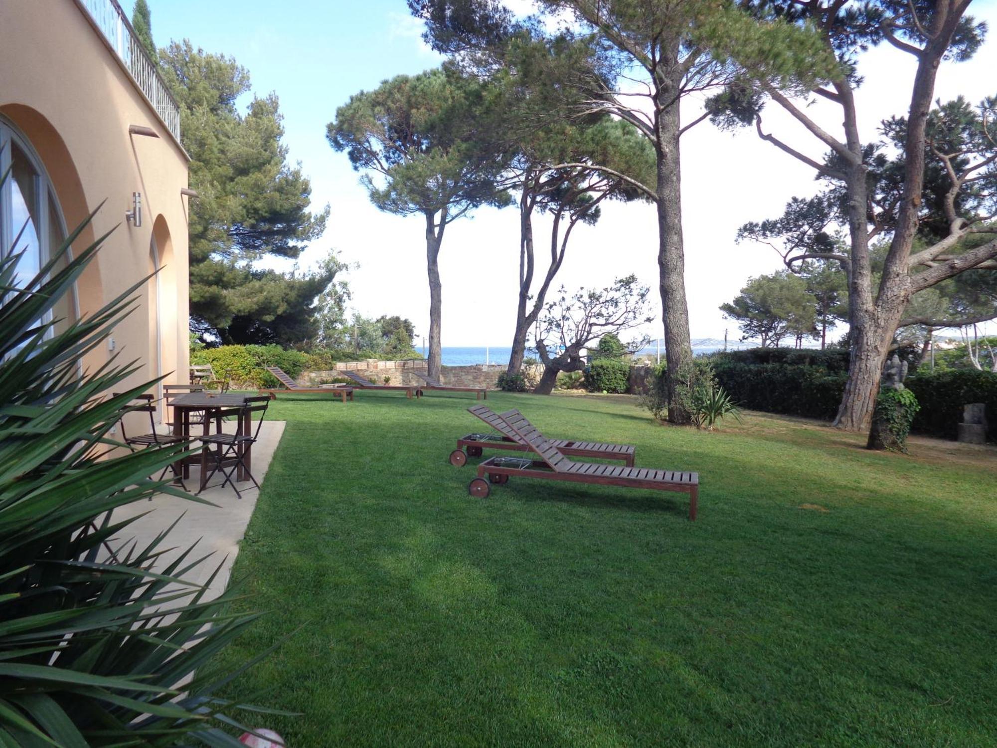 Villa Angelina Front Beach Гримо Екстериор снимка