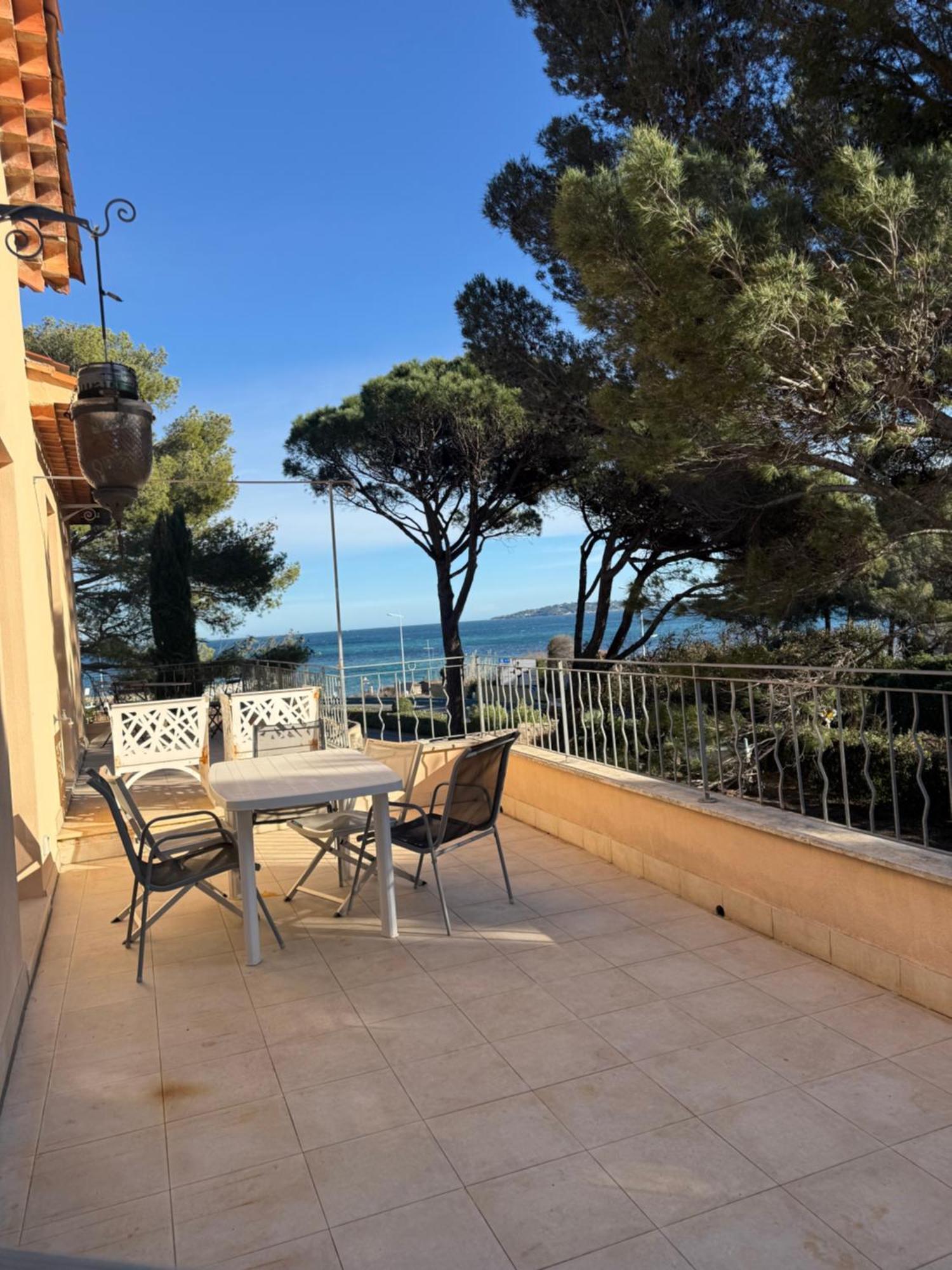 Villa Angelina Front Beach Гримо Екстериор снимка